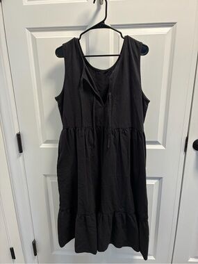 Tradlands Black Sleeveless Tiered Midi Dress